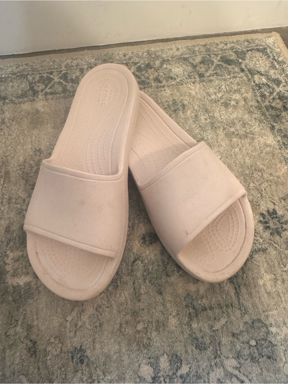 Women’s Slide Sandals - Pale Pink Comfortable Footbed